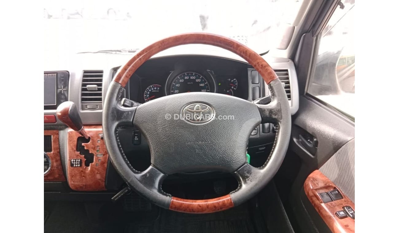تويوتا هاياس TOYOTA HIACE VAN RIGHT HAND DRIVE(PM03728)