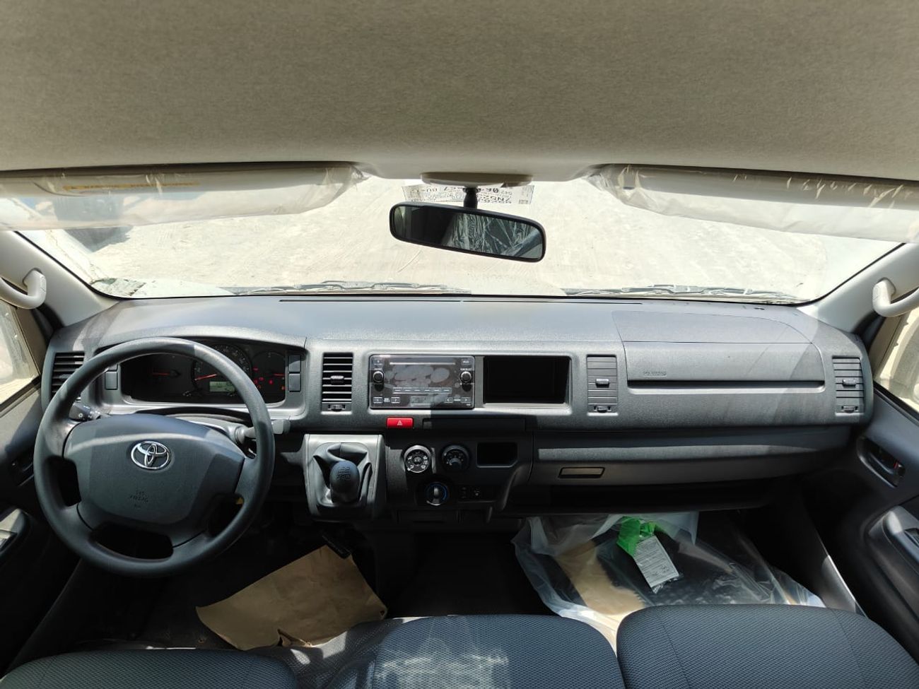 تويوتا هاياس 2025 Toyota Hiace (Old-Shape) High-Roof 16-Seater Passenger Van 2.7L 4-Cyl Petrol M/T RWD Africa Onl