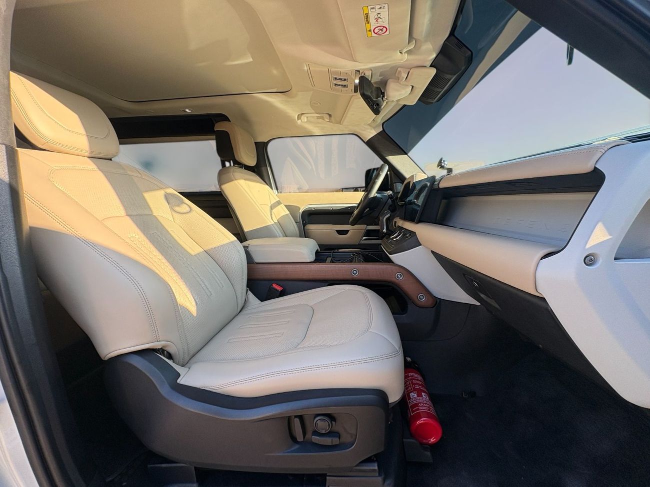 Land Rover Defender P400 90 HSE 3.0L (5 Seater) I6 TURBO A/T | 2021 | GCC SPECS | AED 3,200 per month