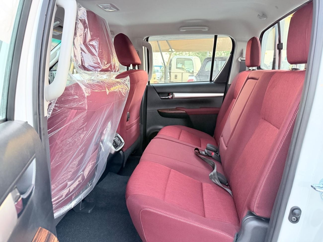 Toyota Hilux GL Toyota Hilux Full Option, 2.4-litre diesel, manual gearbox.