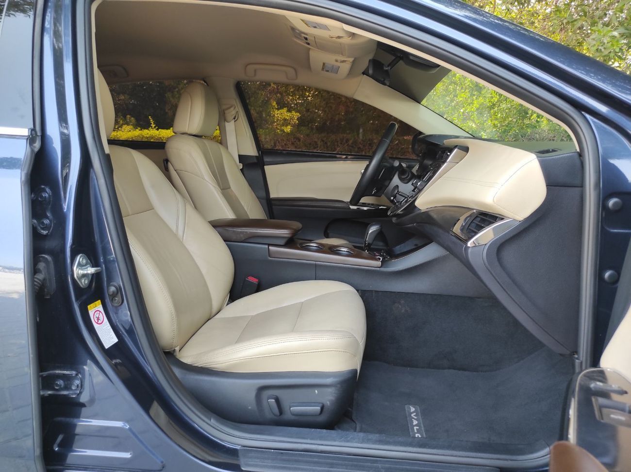 Toyota Avalon Toyota Avalon 2017 xle V6 full options with out sunroof clean car