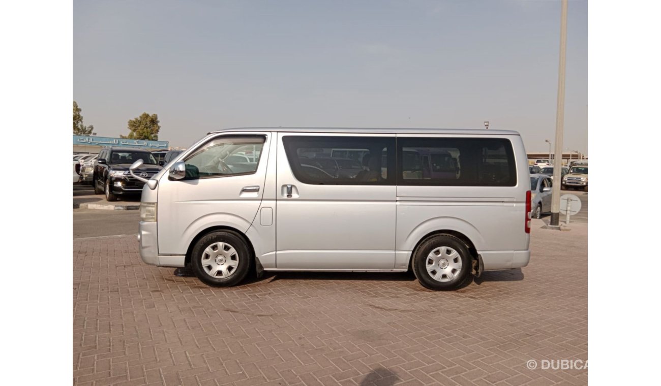 تويوتا هاياس TOYOTA HIACE VAN RIGHT HAND DRIVE (PM1611)