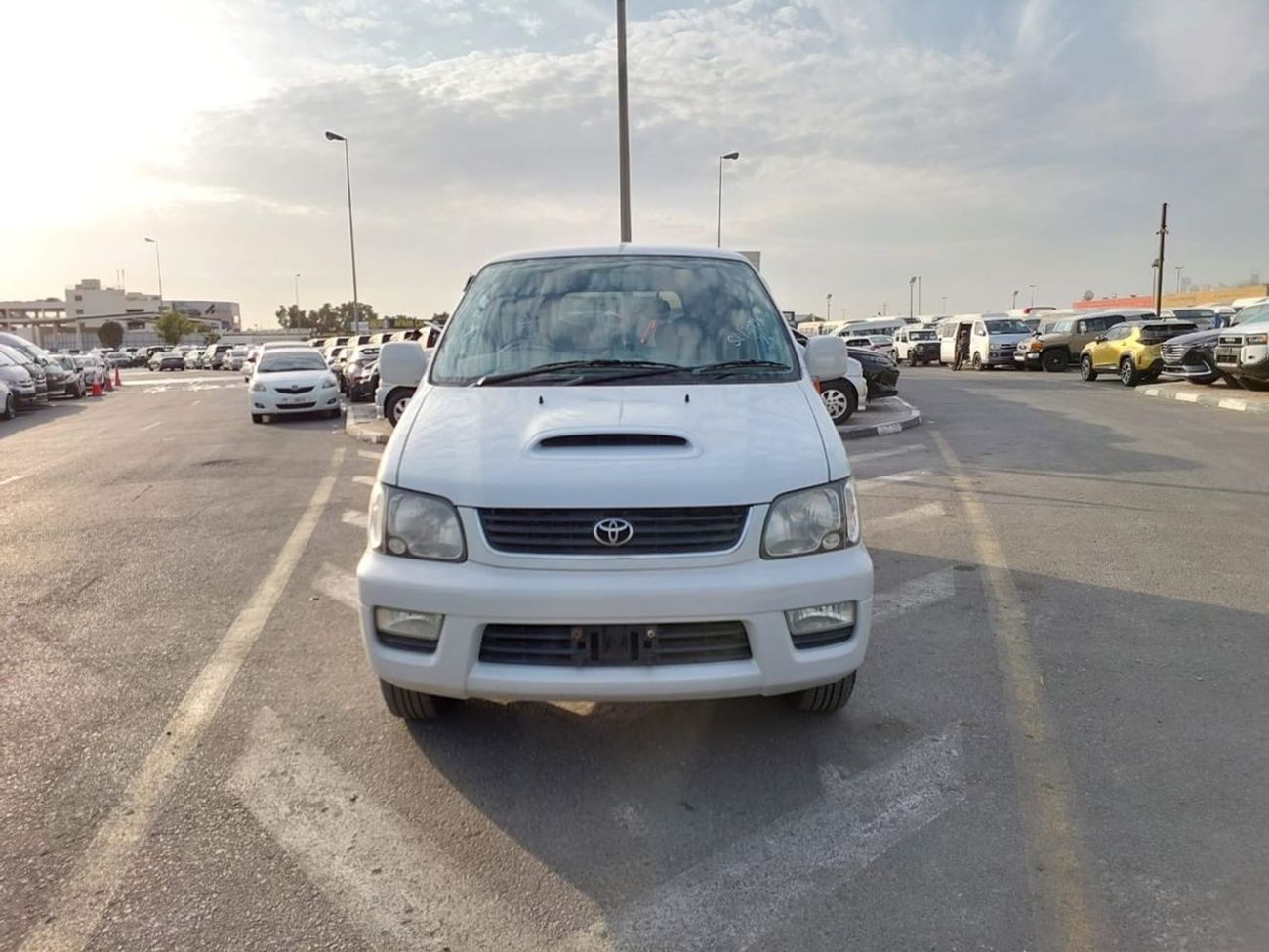 Toyota Lite Ace TOYOTA LITEACE NOAH VAN RHD 1999 MODEL 2.2 L DIESEL AUTOMATIC(PM25262)