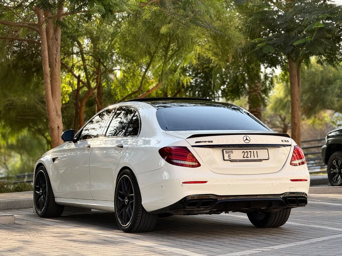 مرسيدس بنز E 63 AMG Std 5.5L