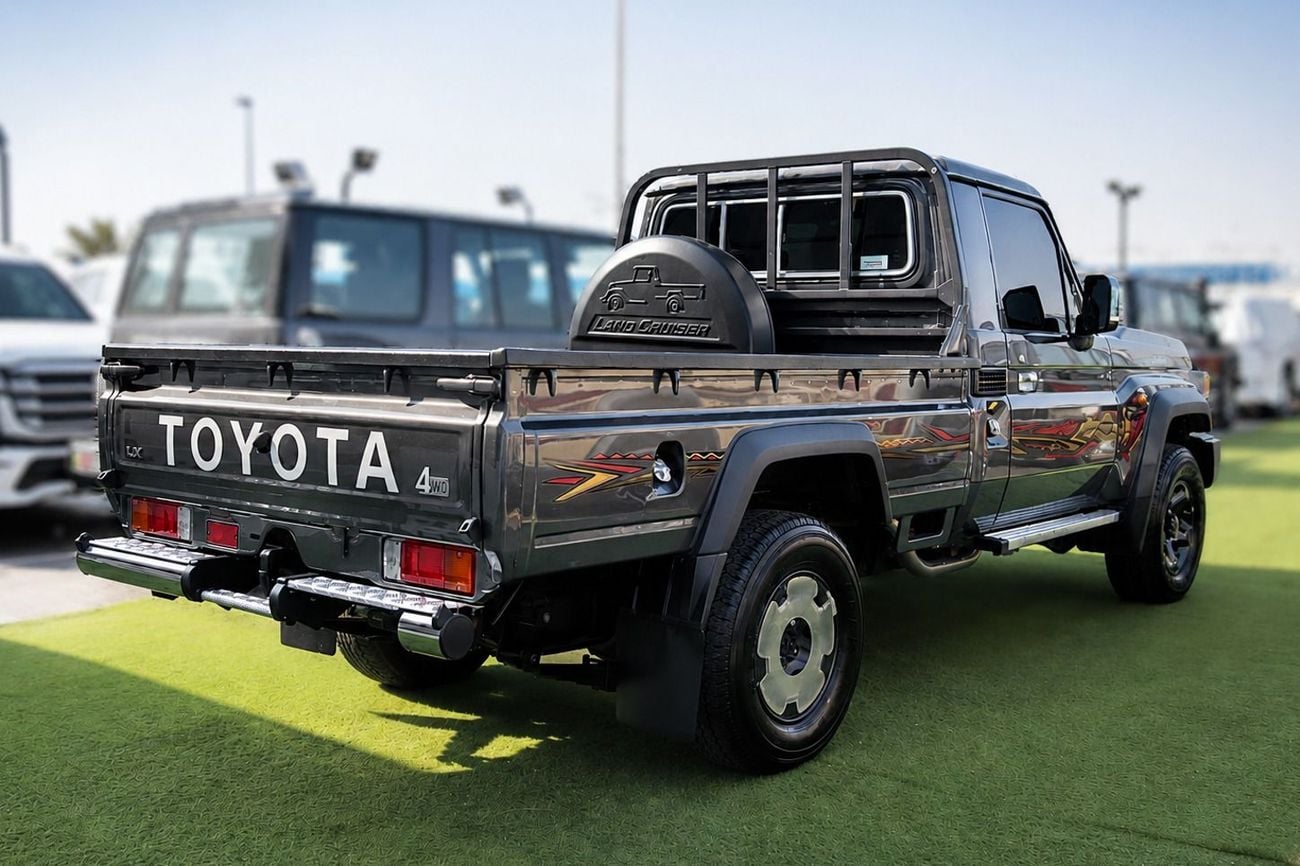 تويوتا لاند كروزر بيك آب LC79 2.8 DIESEL MANUAL بابان