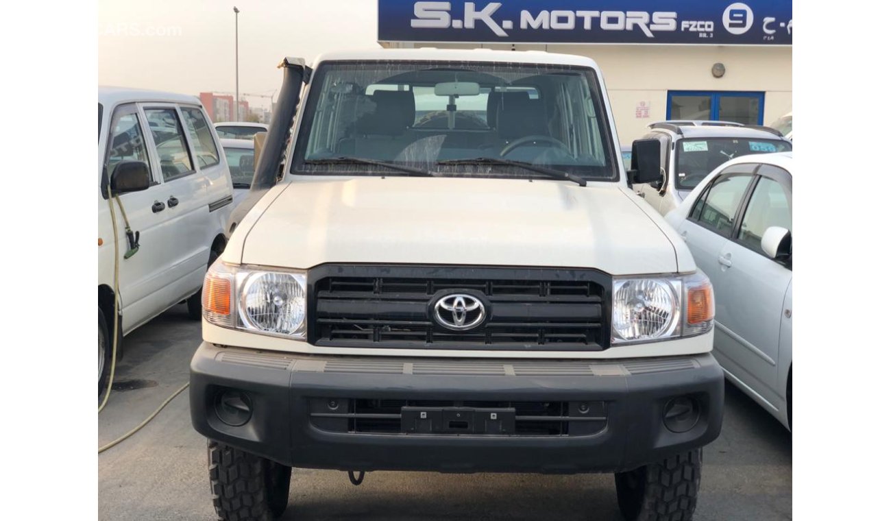 Toyota Land Cruiser Pick Up 4 Door, V6, Diff Lock, Leather Seats, 4WD