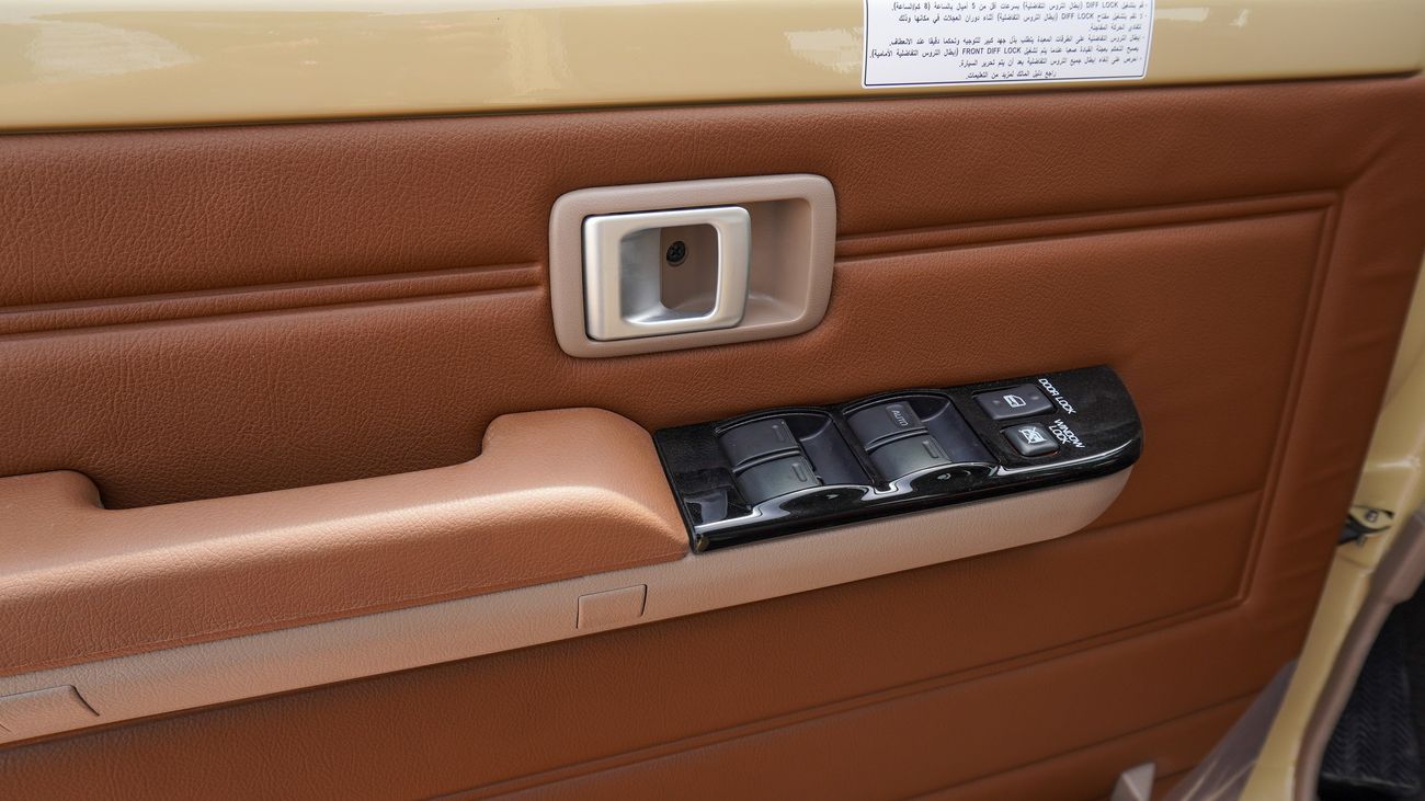 Toyota Land Cruiser 70 LX 4.0L V6 A/T