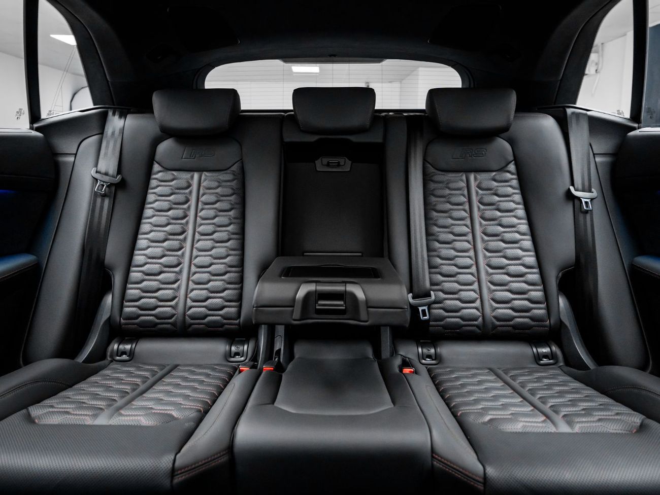 أودي RSQ8 TFSI quattro 4.0L