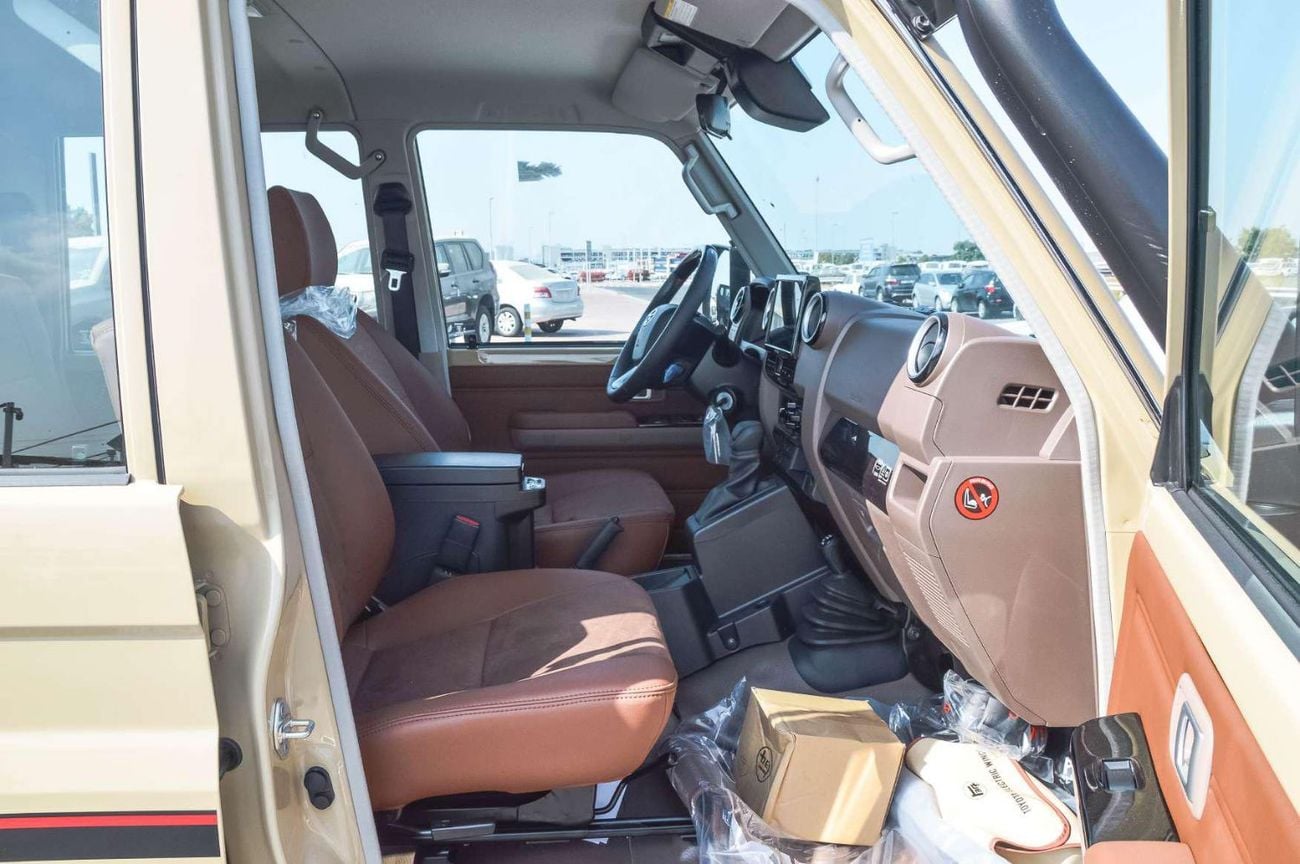 تويوتا لاند كروزر بيك آب TOYTOA LAND CRUISER 79 4.0L 4WD AT DC PICKUP 2025