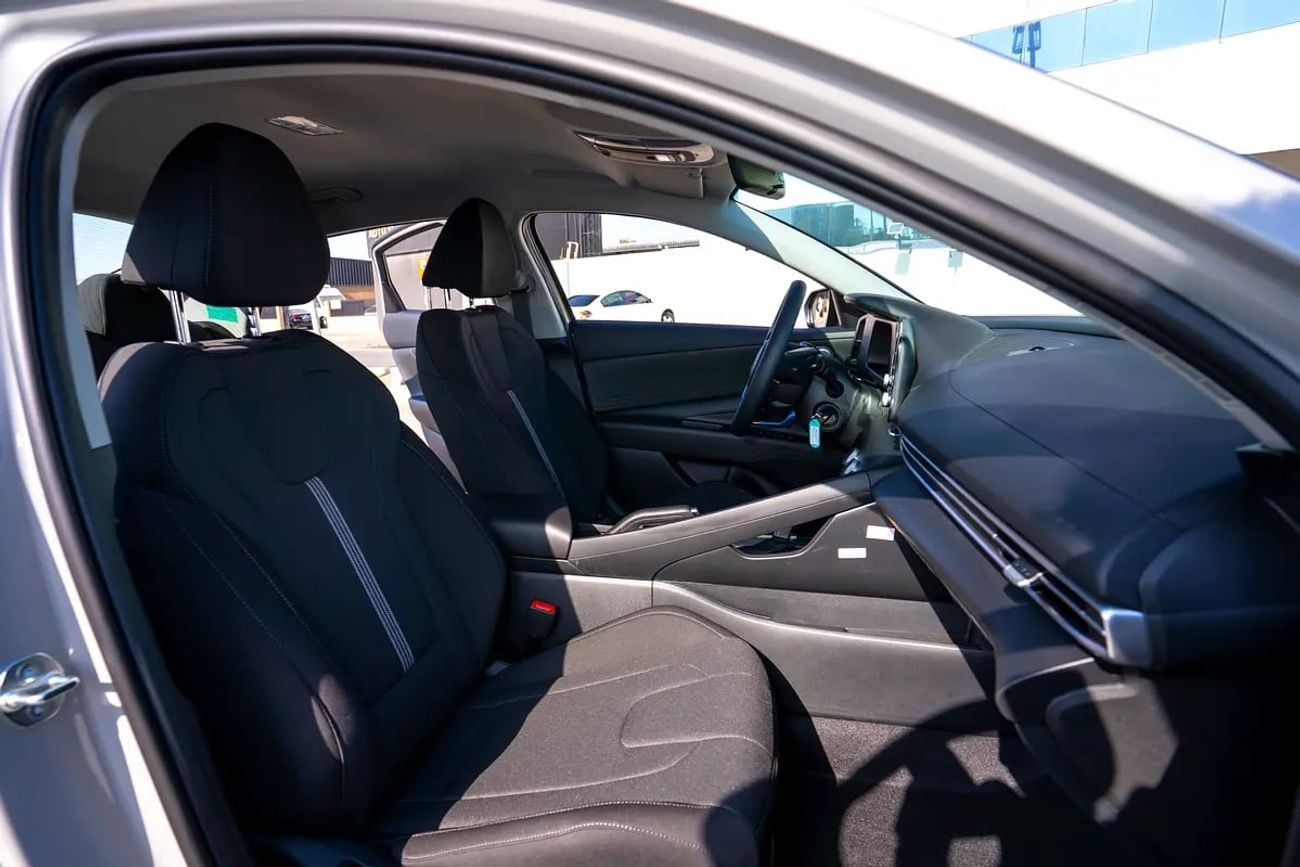 Hyundai Elantra COMFORT GCC spec