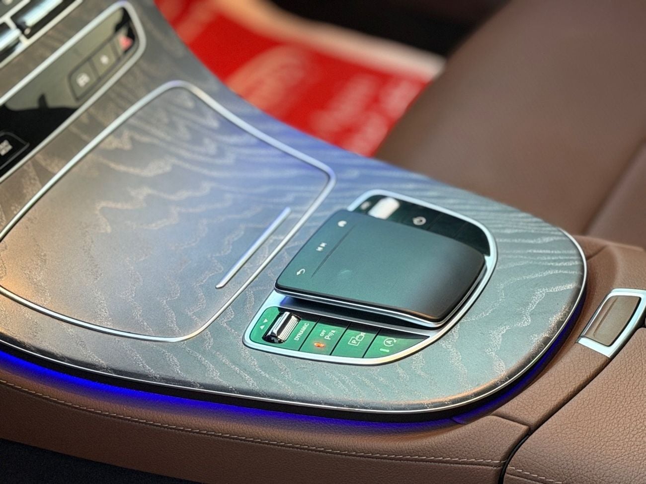 Mercedes-Benz E 350 Mercedes-Benz E350 / 2022 / Korean / 22,000KM / 2 Keys