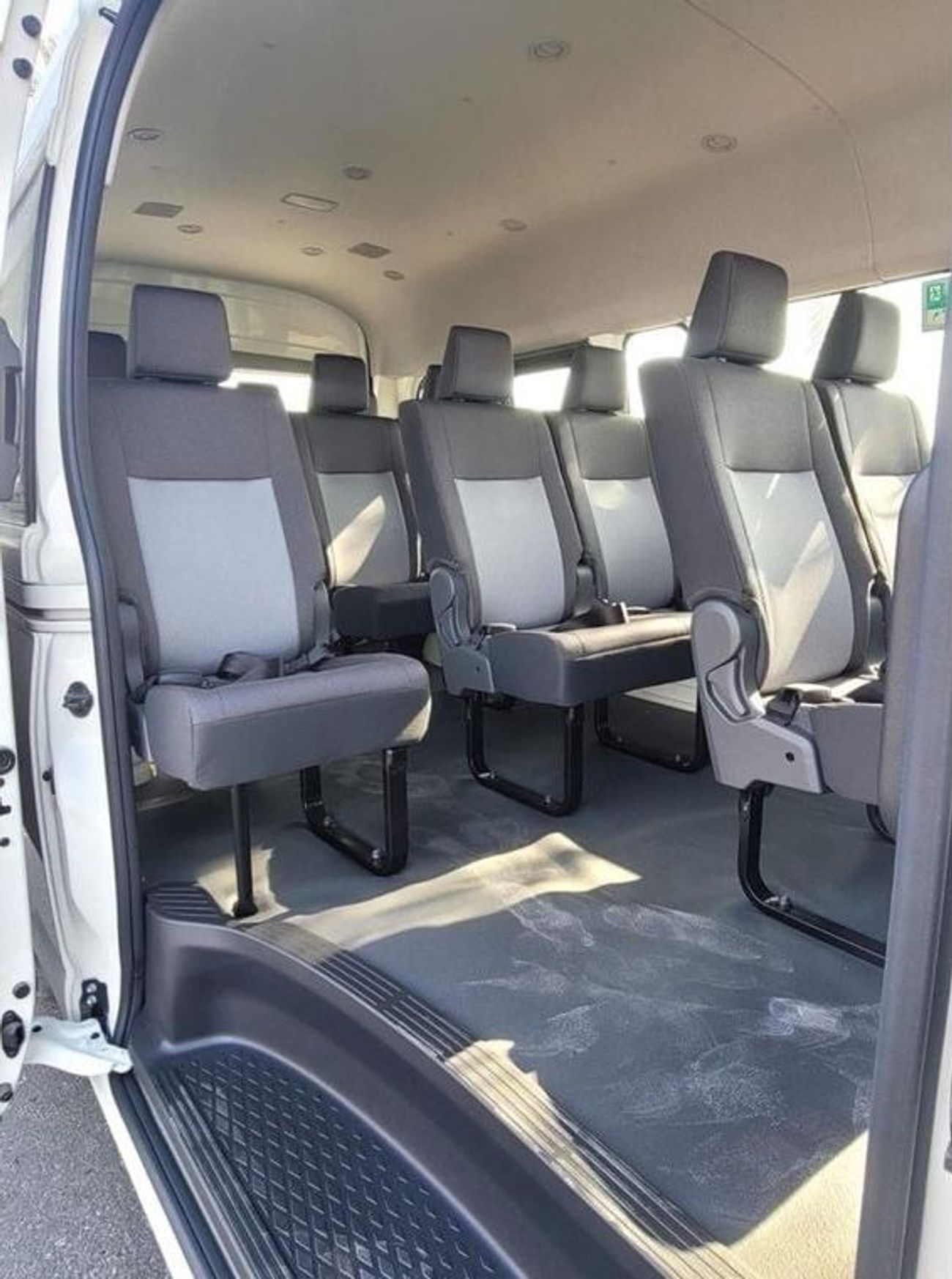 تويوتا هاياس 2.8 Diesel high roof