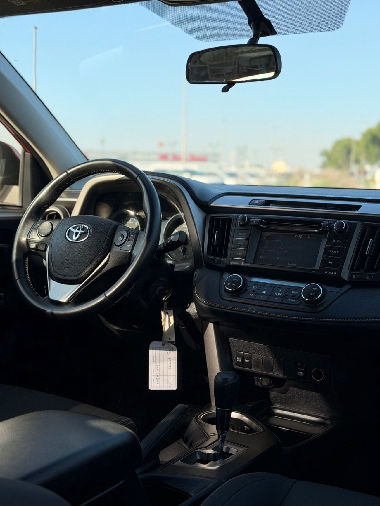 تويوتا راف ٤ XLE 2.5L sunroof, leather seats full option