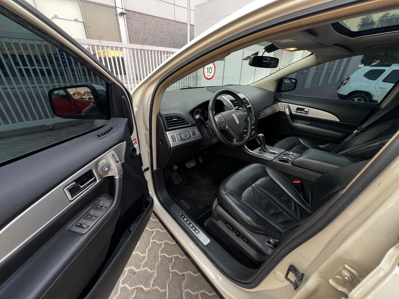 Lincoln MKX Luxury LINCOLN MKX 2015 GCC PERFECT CONDITION // FULL OPITION