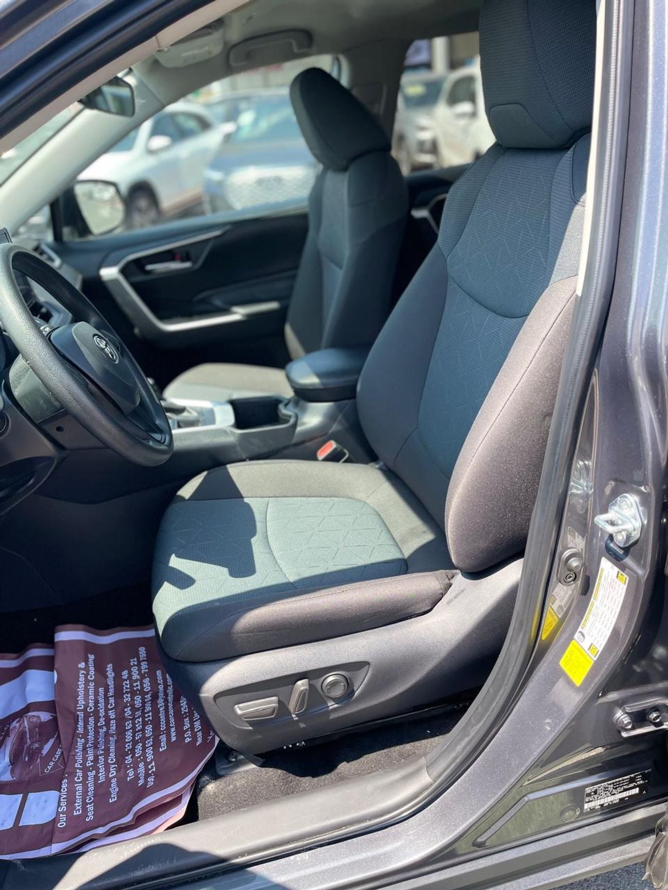 تويوتا راف ٤ Left Hand Petrol ,2.5 liter ,Only For Export