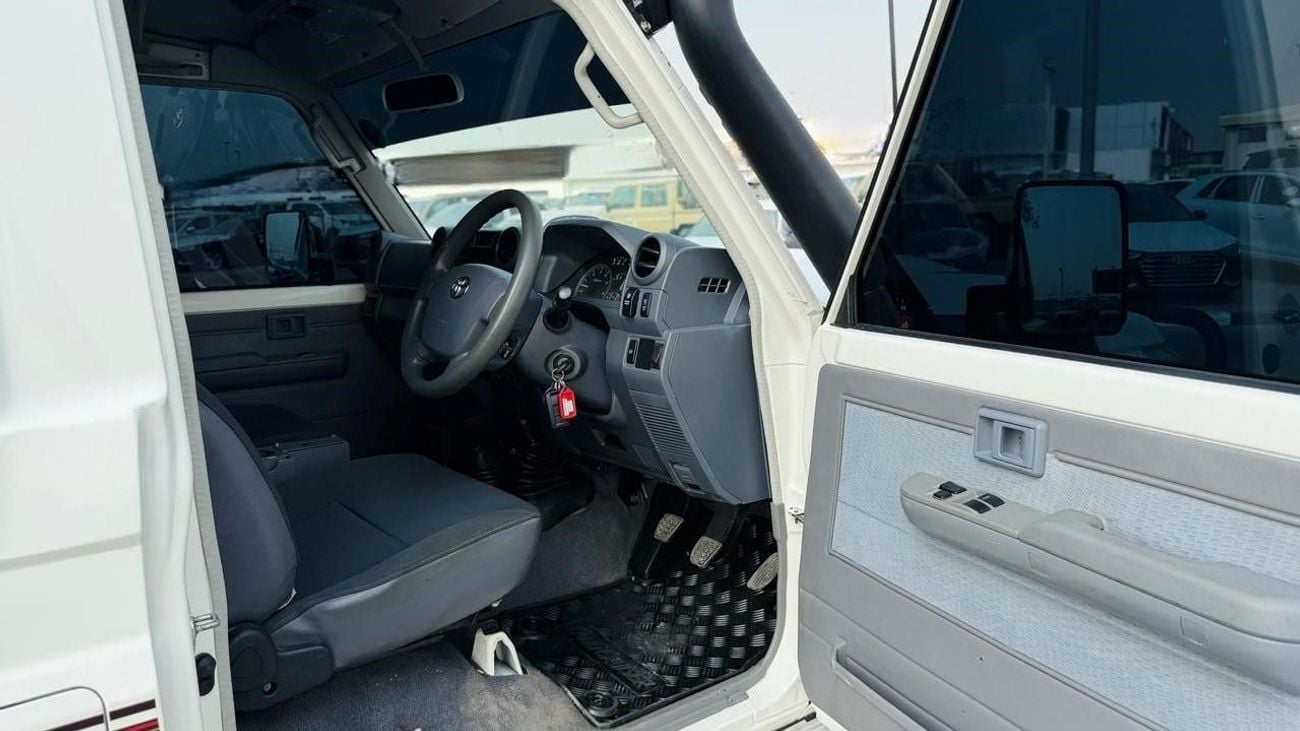 Toyota Land Cruiser 70 MODIFIED TO AMBULANCE | MANUAL TRANSMISSION | 4.5L DIESEL | HEAVY BULL BAR WITH FOCUSED LIGHTS | MED