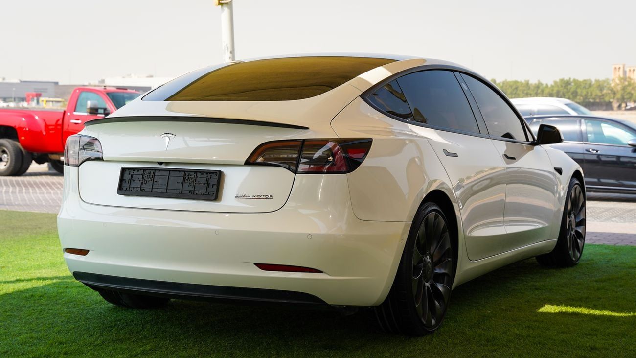 تسلا موديل 3