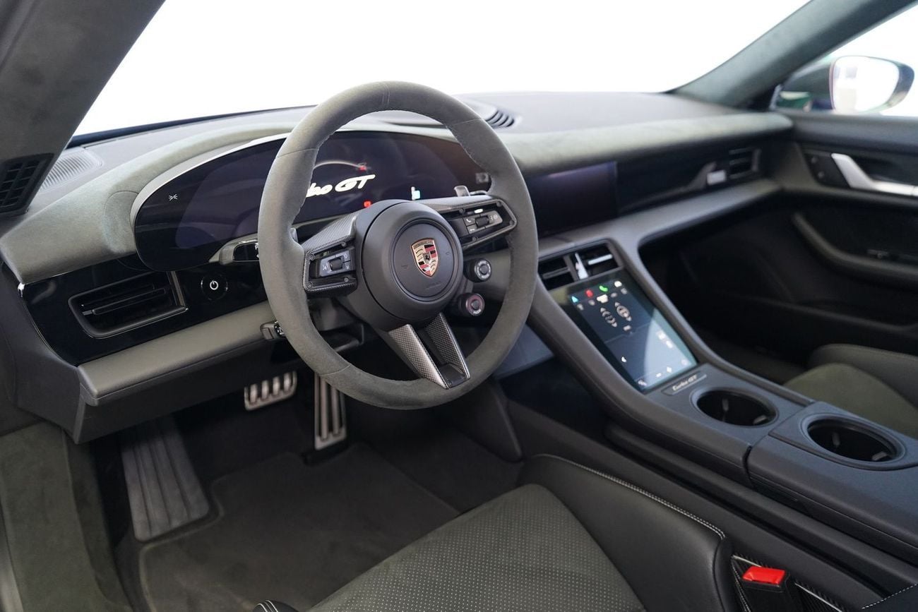 بورش تايكان TURBO GT