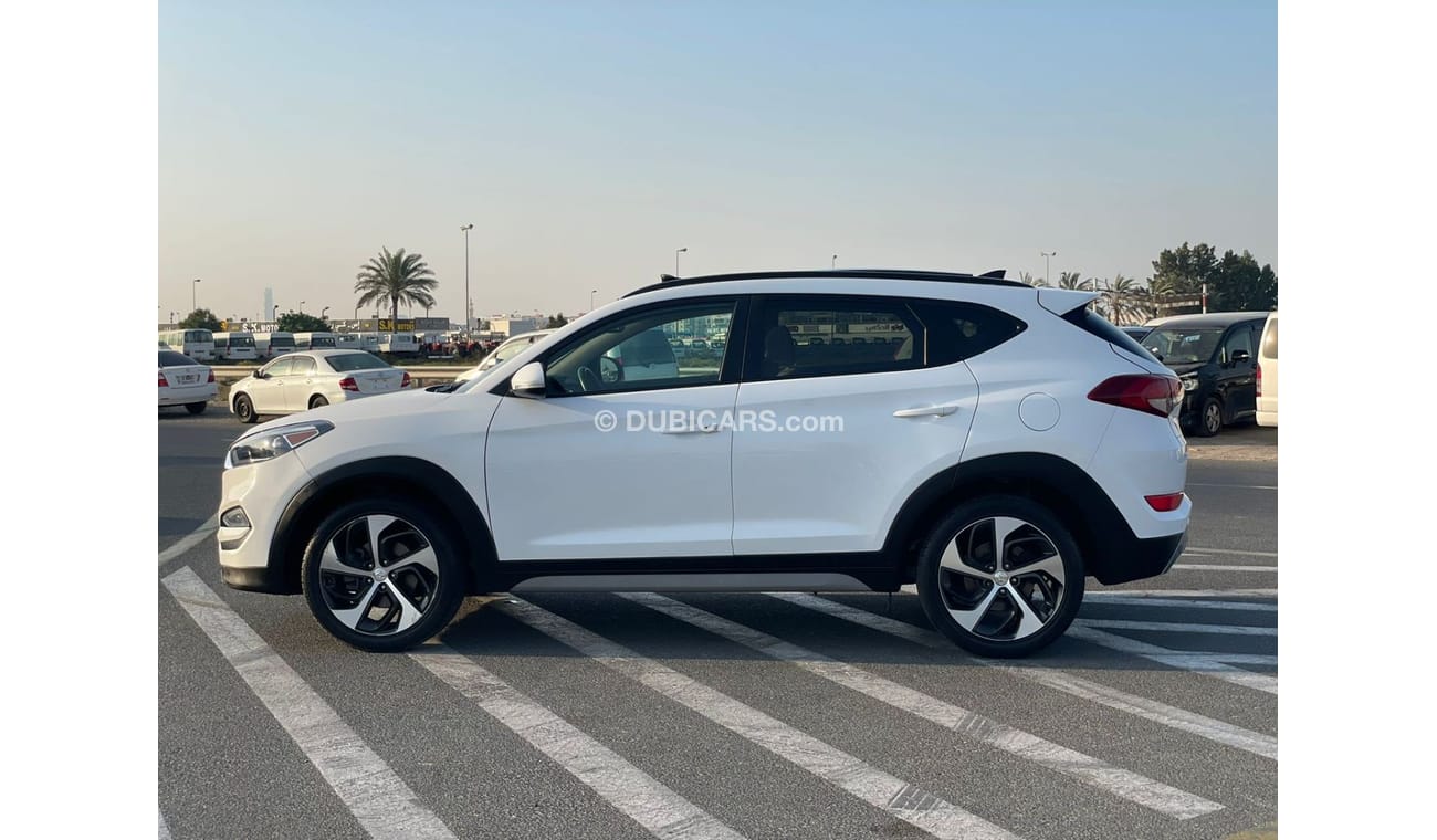 Hyundai Tucson 2018 HYUNDAI TUCSON 1600CC  PANORAMIC AWD / EXPORT ONLY
