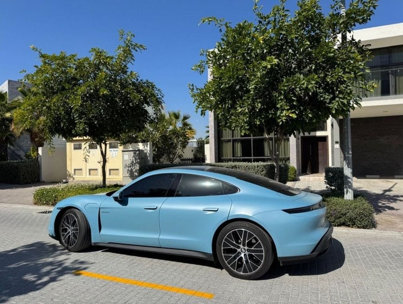 بورش تايكان 4