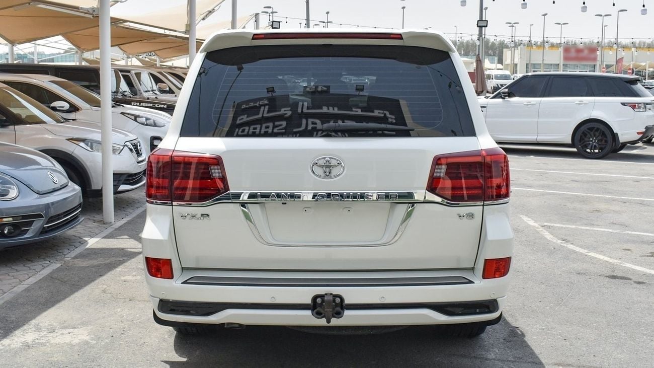 Toyota Land Cruiser VXR V8