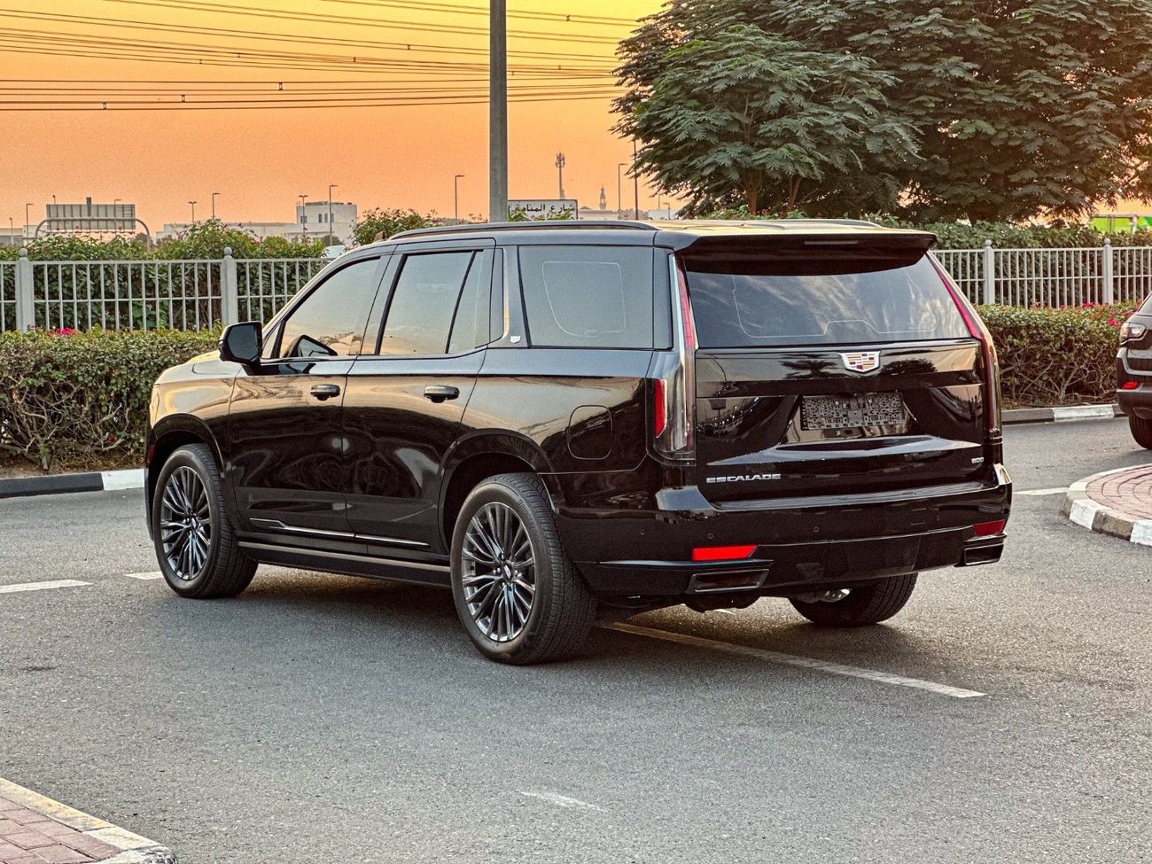 Cadillac Escalade Sport Platinum 6.2L 4WD 2023 Cadillac Escalade Sport Platinum | Law Mileage (29,000 Km) | Gcc Specs