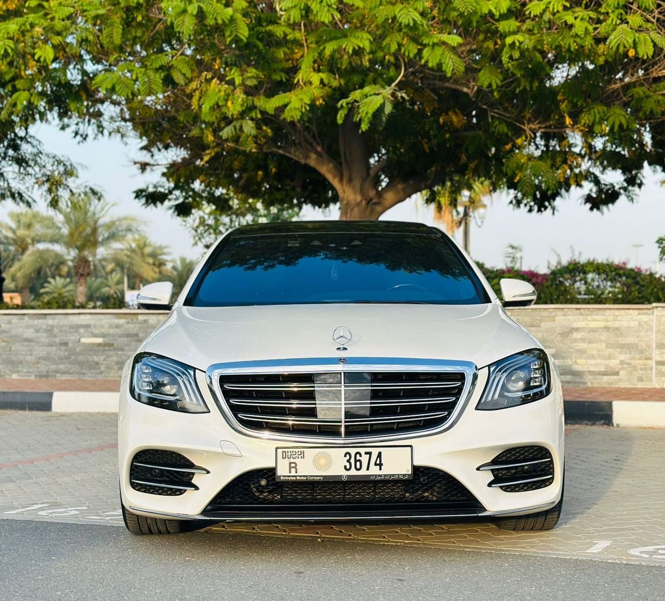 مرسيدس بنز S 560 Std 4.0L (463 HP)