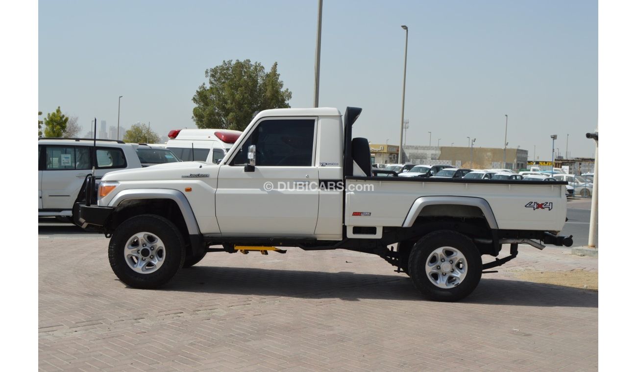 Toyota Land Cruiser Pick Up