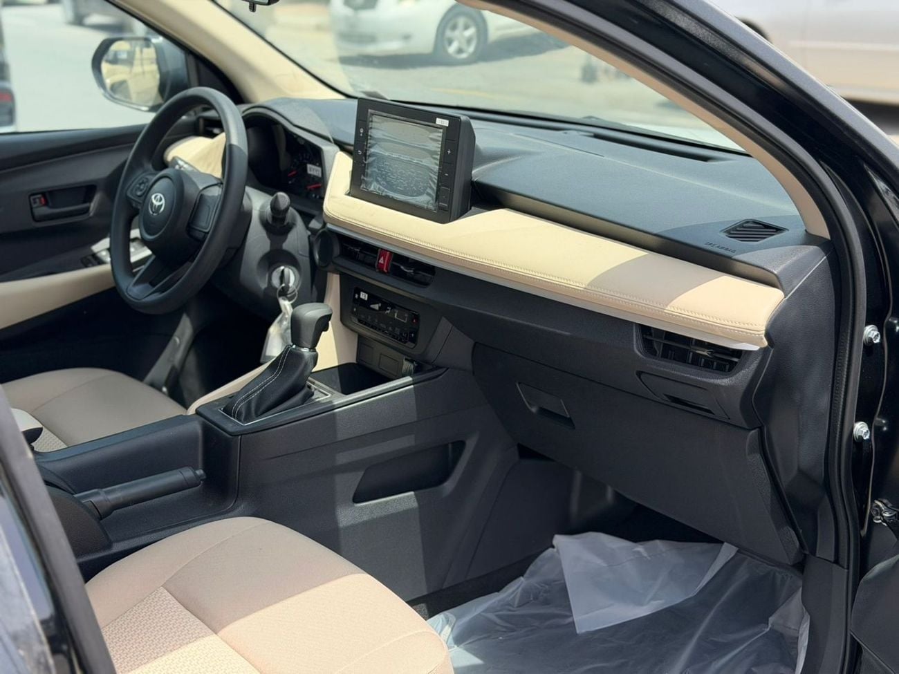 Toyota Yaris E TOYOTA YARIS 1.5CC SEDAN 2026