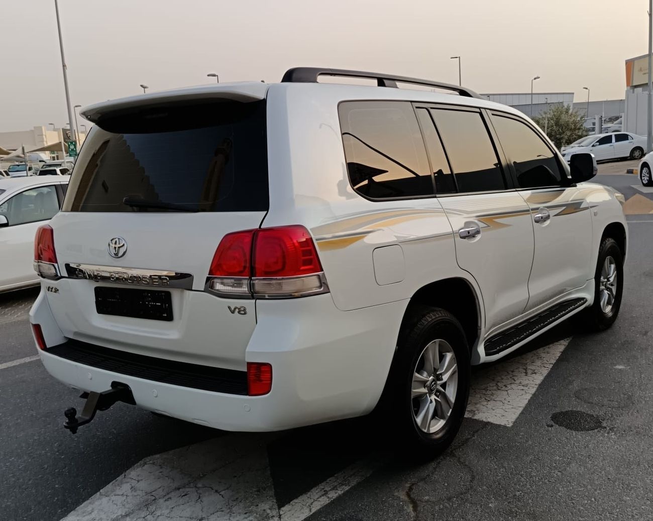 تويوتا لاند كروزر VXR... V8