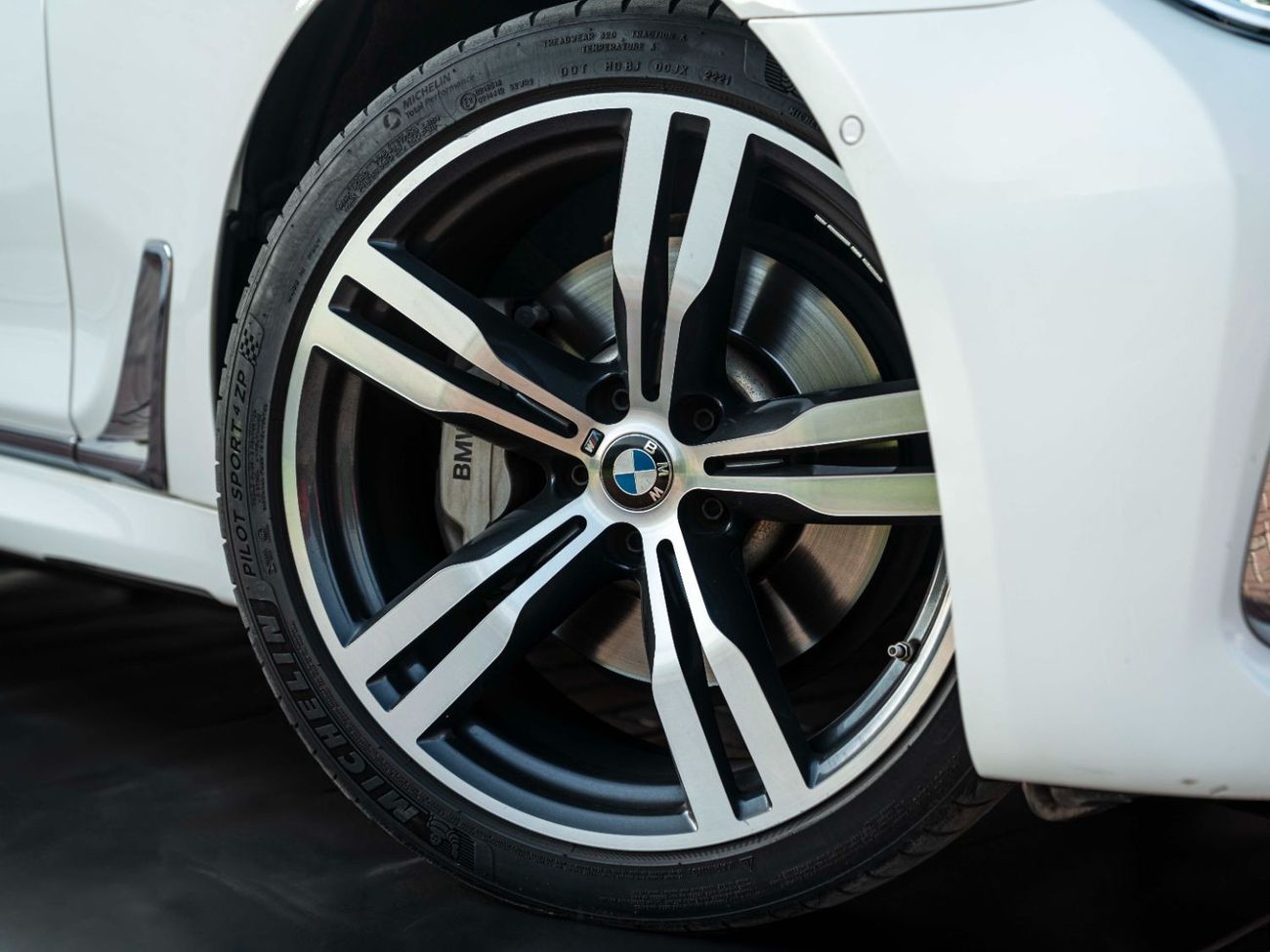 BMW 730Li AED 1,887 PM • BMW 730 LI • M-SPORT PACK • ONLY 63,000 KMS • FULLY LOADED • PRISTINE CONDITION