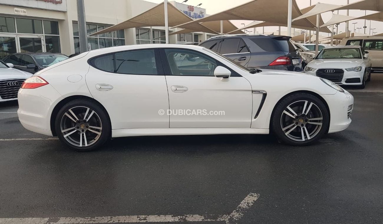 بورش باناميرا موديل 2011 خليجي حاله ممتازه من الداخل والخارج فل مواصفات كراسي جلد ومثبت سرعه وتحكم كهربي كامل ونظا