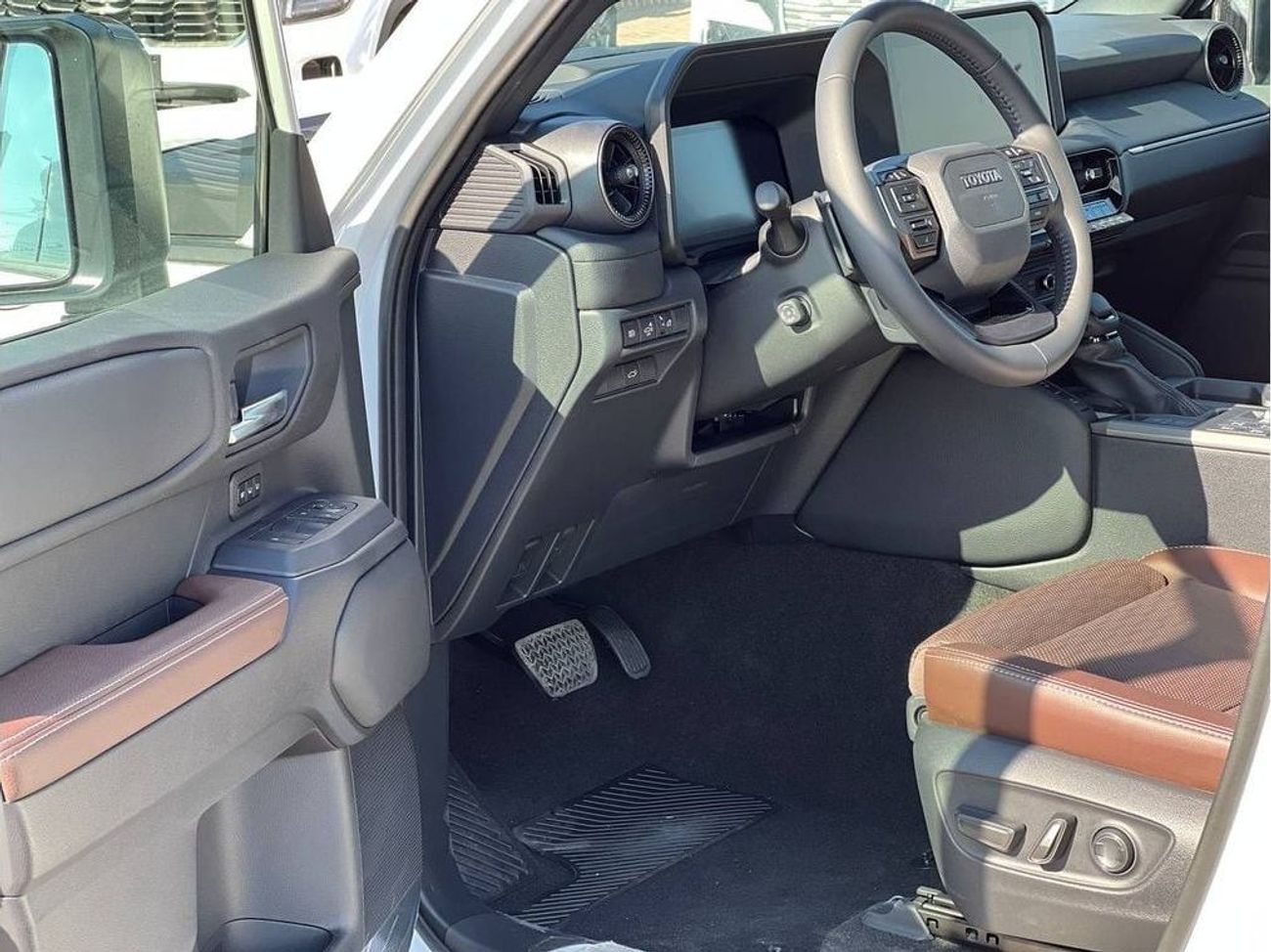 تويوتا برادو Adventure Mono Tone 2.4T ADVENTURE 2.4L TURBO // 2024 // FULL OPTION WITH RADAR & 360 CAMERA , HEAD