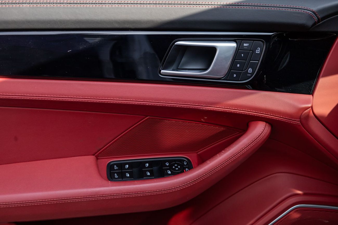 Porsche Panamera Std 3.0L (325 HP)