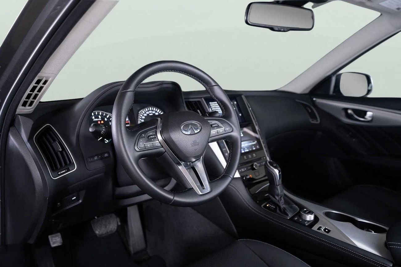 Infiniti Q50 Luxe 2.0L LUXE 3.0