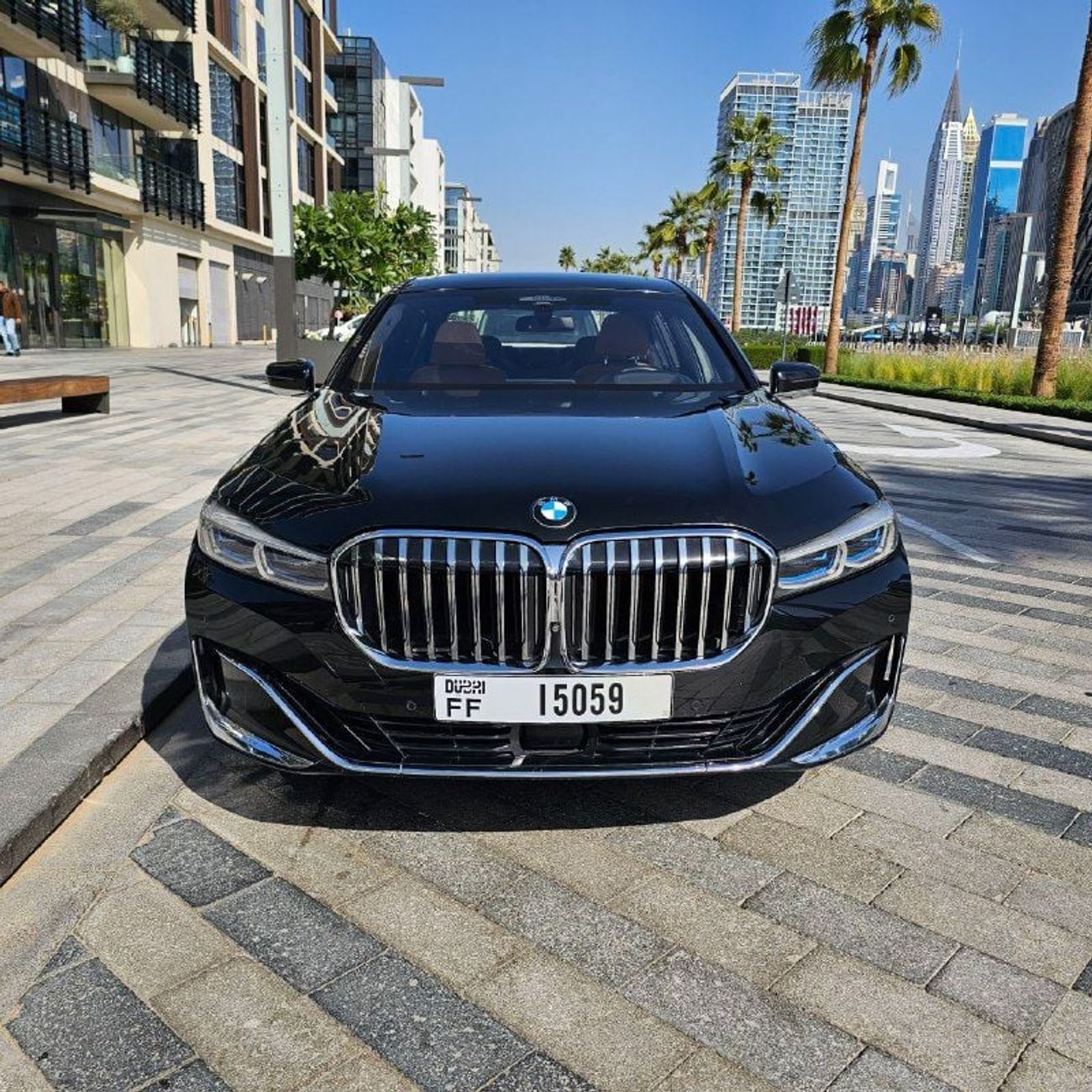بي أم دبليو 750Li xDrive 4.4L (530 HP)