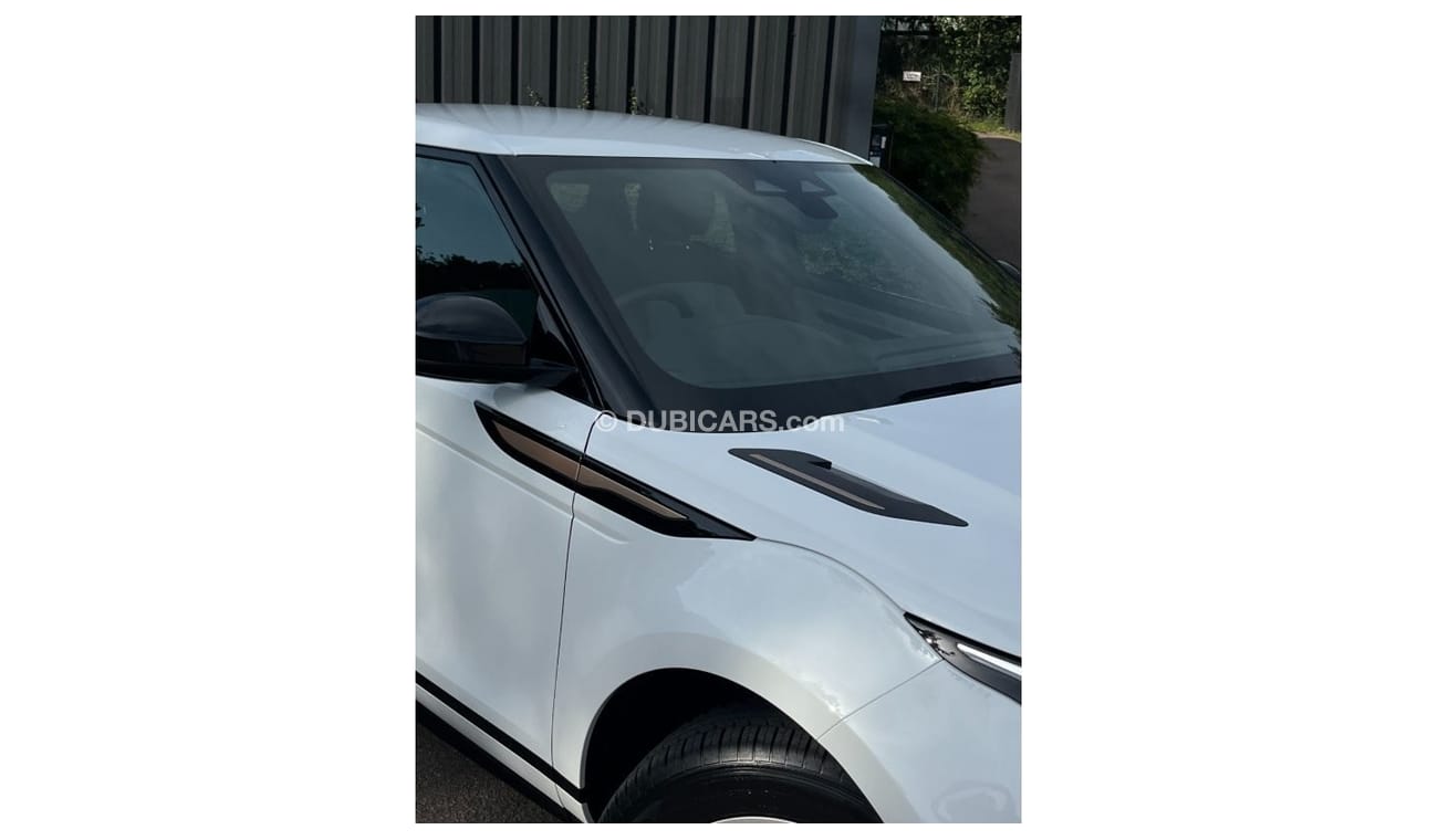 لاند روفر رانج روفر إيفوك NEW P300e R-Dynamic Right Hand Drive