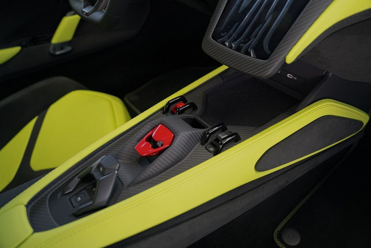 Lamborghini Revuelto 6.5L V12 Hybrid