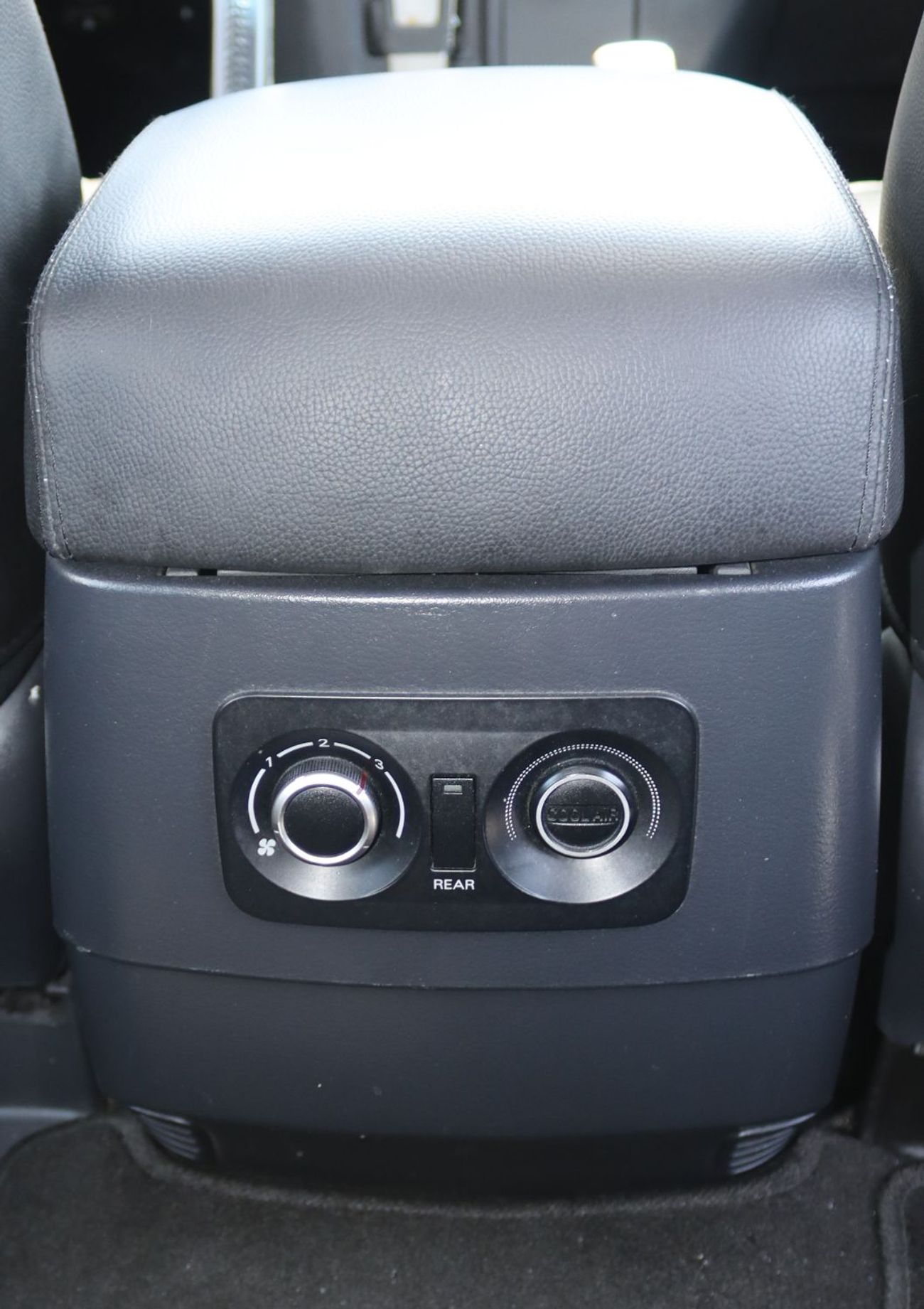 ميتسوبيشي باجيرو ميتسوبيشي باجيرو 2022 خليجى  بحالة ممتازة، مسافة 56,000 كم، بمحرك 3000 سى سى  6 سلندربسعر 67,000 دره