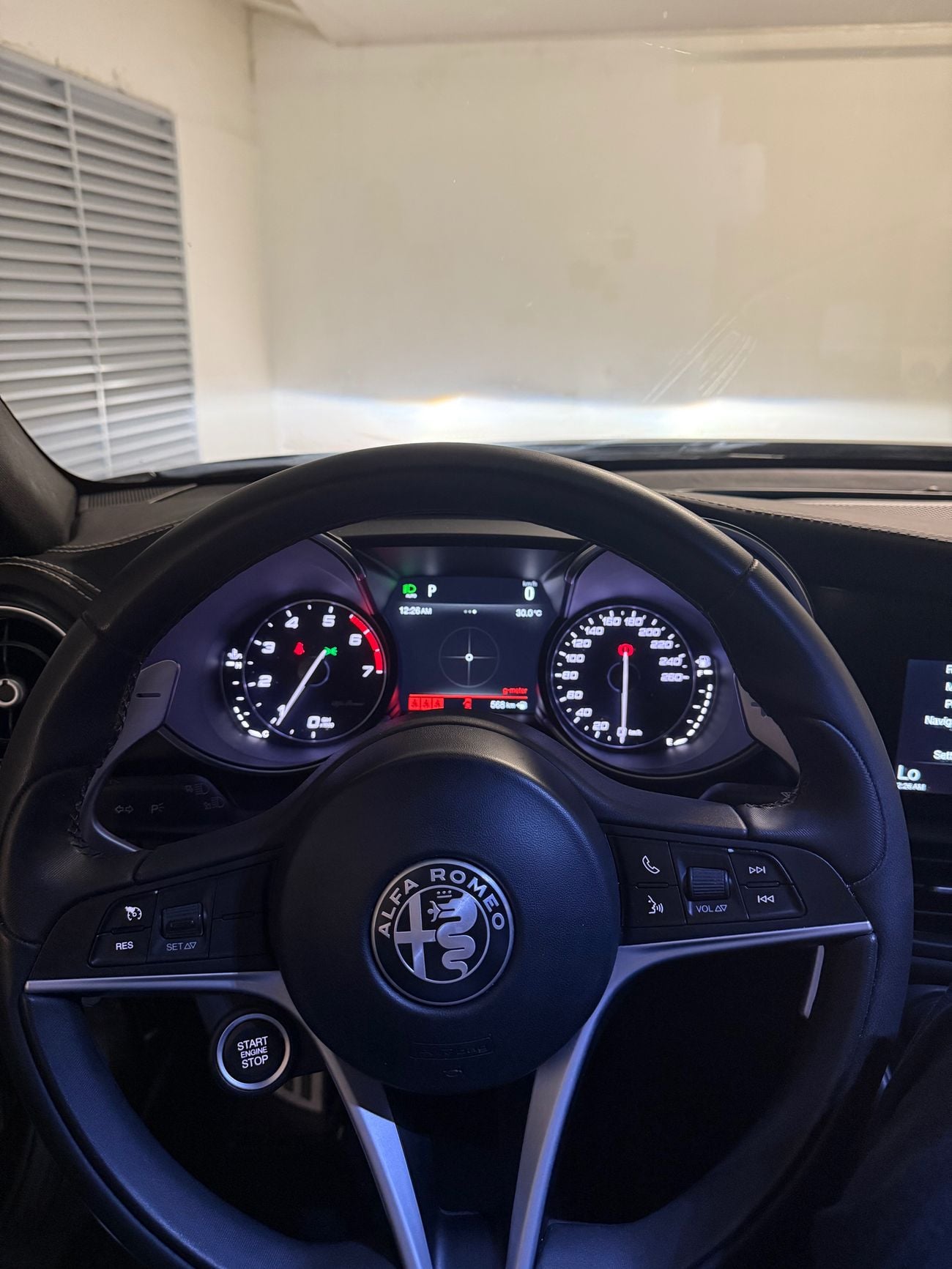 ألفا روميو جوليا Veloce 2.0L AWD