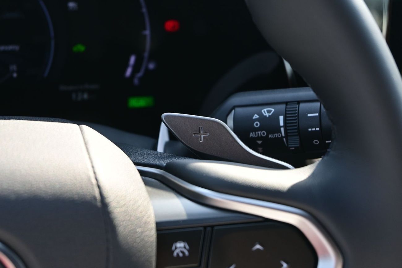Lexus NX 350h Lexus NX350h Platinum 2.5L Hybrid AWD Color: White Model: 2025