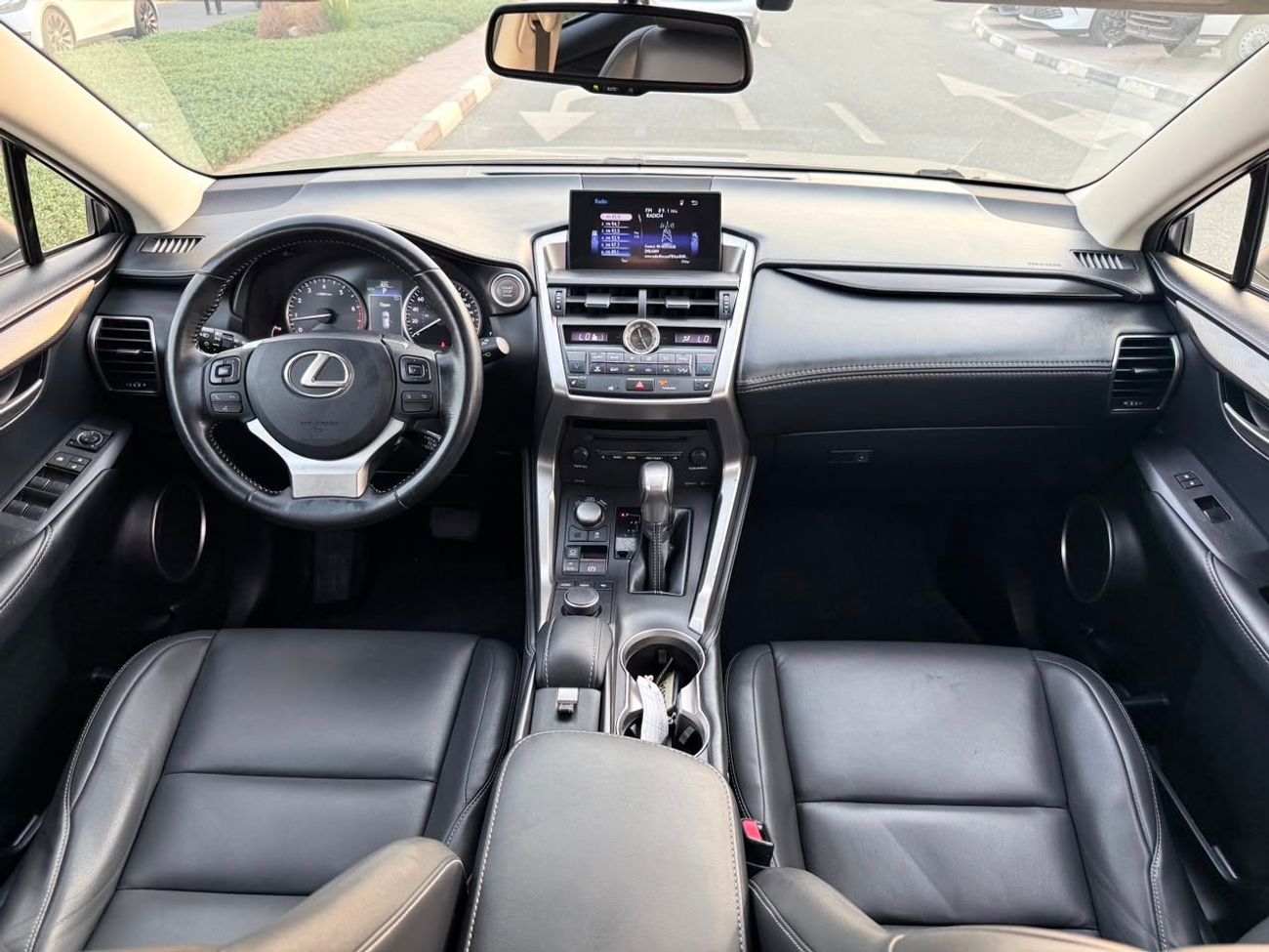 لكزس NX200t STD (NON GCC)