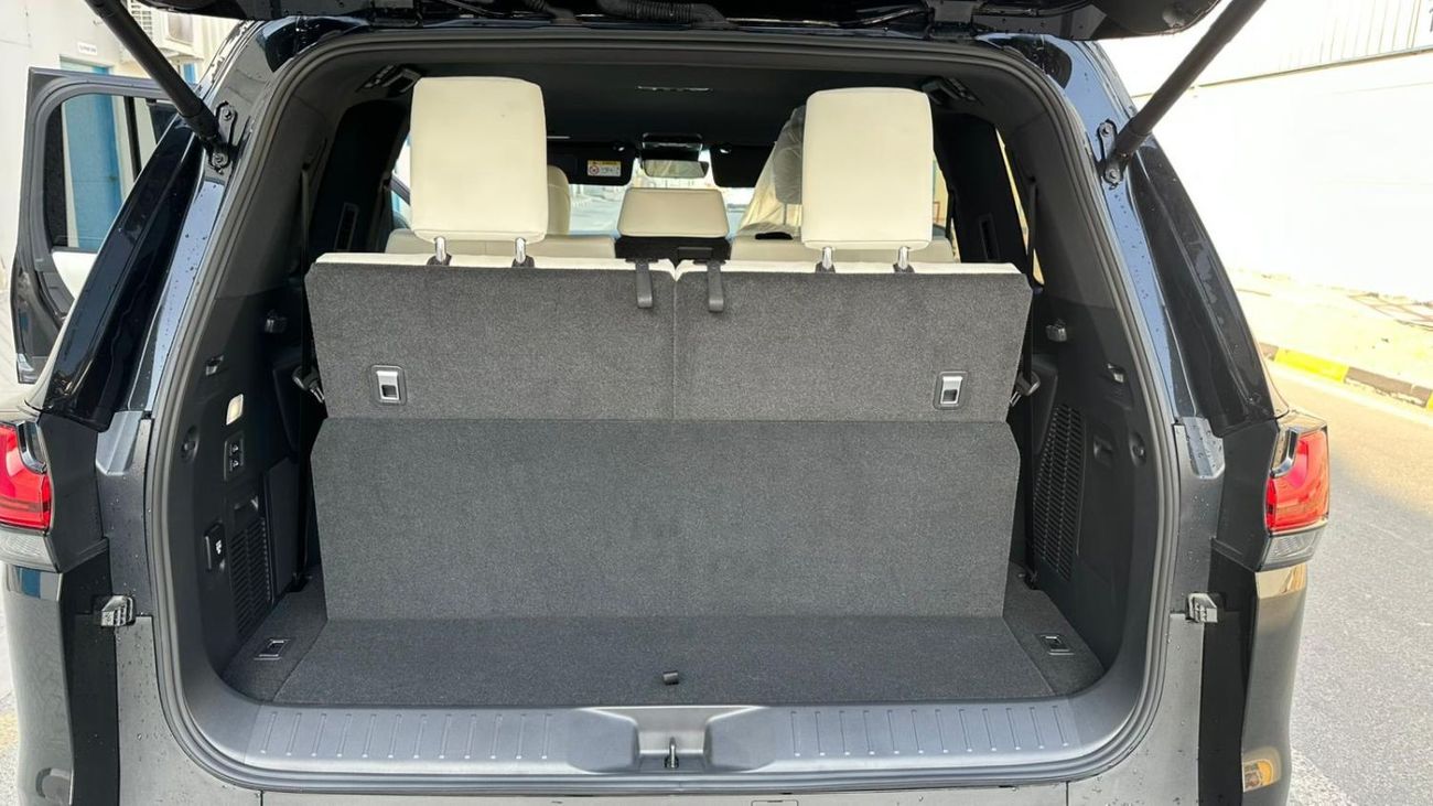 Lexus LX 600 Lexus LX600 (RIGHT HAND DRIVE)