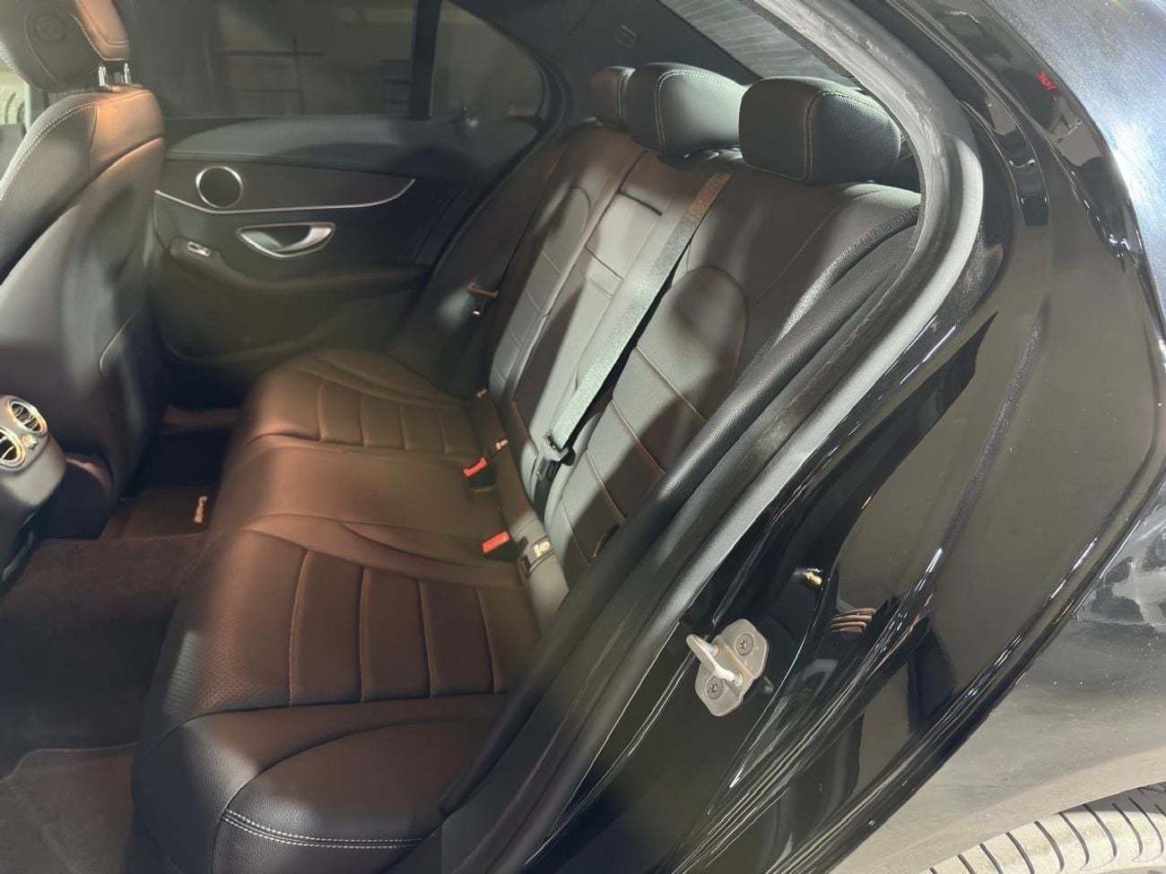 مرسيدس بنز C 200 AVANTGARDE MERCEDES C-CLASS C200 2015 | FULL SERVICE HISTORY | TWO KEYS | 2024 PIRELLI TYRES