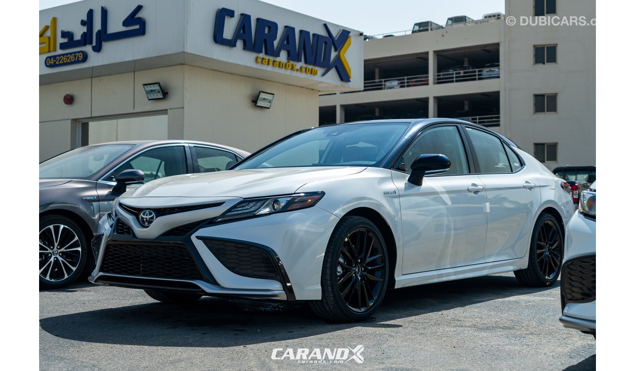 Toyota Camry XSE Hybrid Black Roof / Red Interior