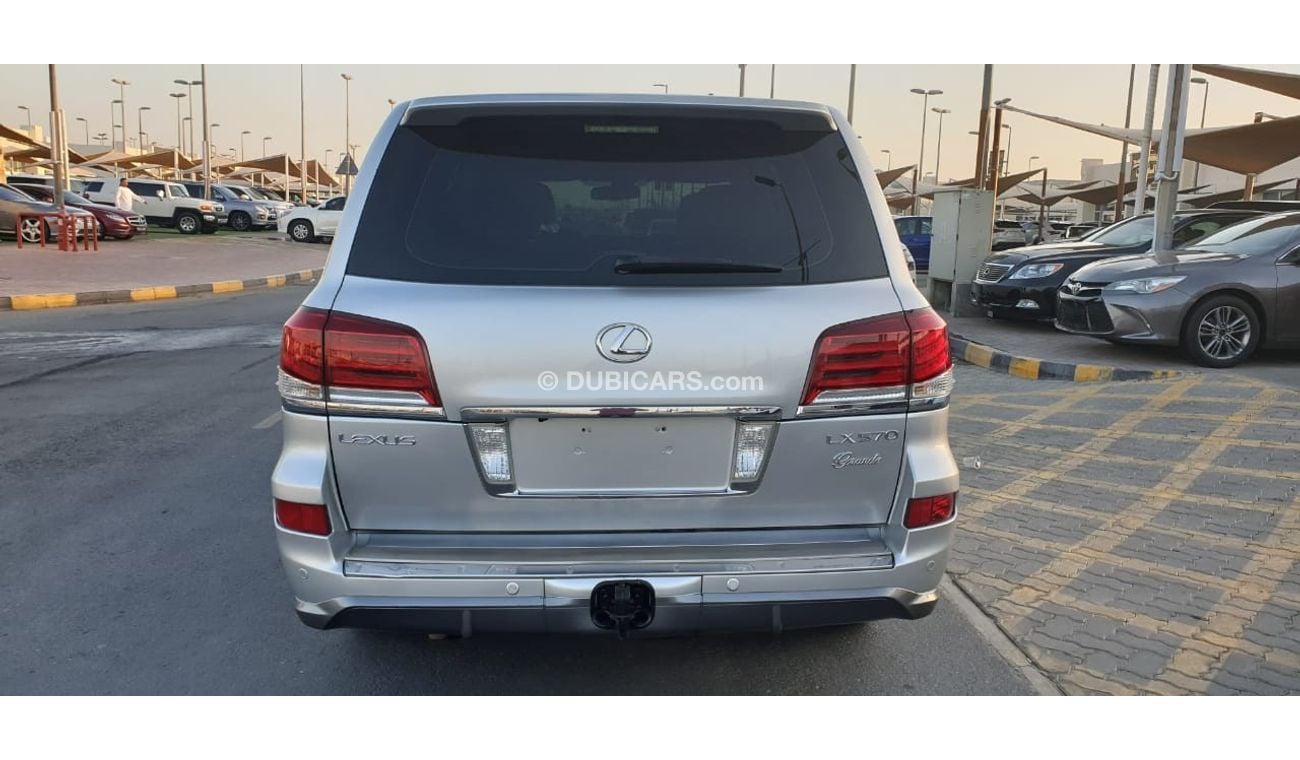 Lexus LX570 V8 full options upgrade 2015