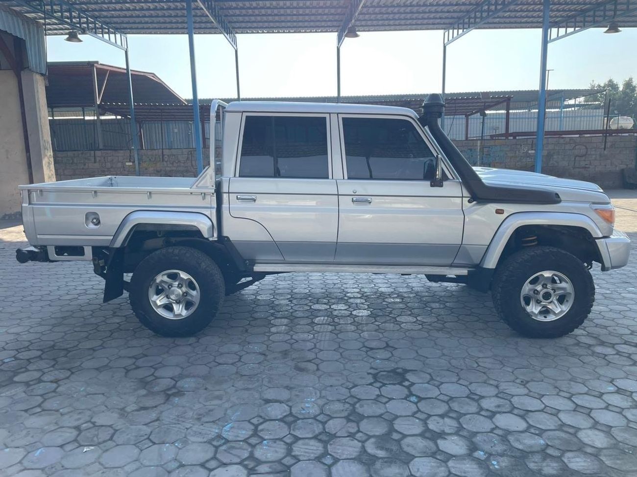 Toyota Land Cruiser Pick Up 2017 RHD Diesel Double Cabin Ful Option Very clean and perfect condition