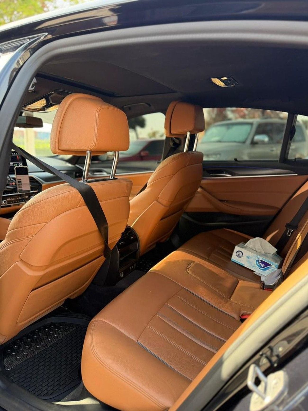 BMW 520i Std 2.0L 2021 European specs | Full Option | No Accidents and No paint