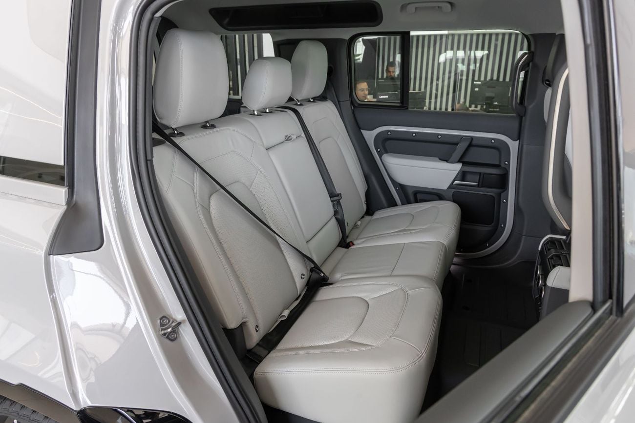 لاند روفر ديفندر Land Rover Defender | 110 X-Dynamic SE (P400) | GCC Specs | 2026 (Export)