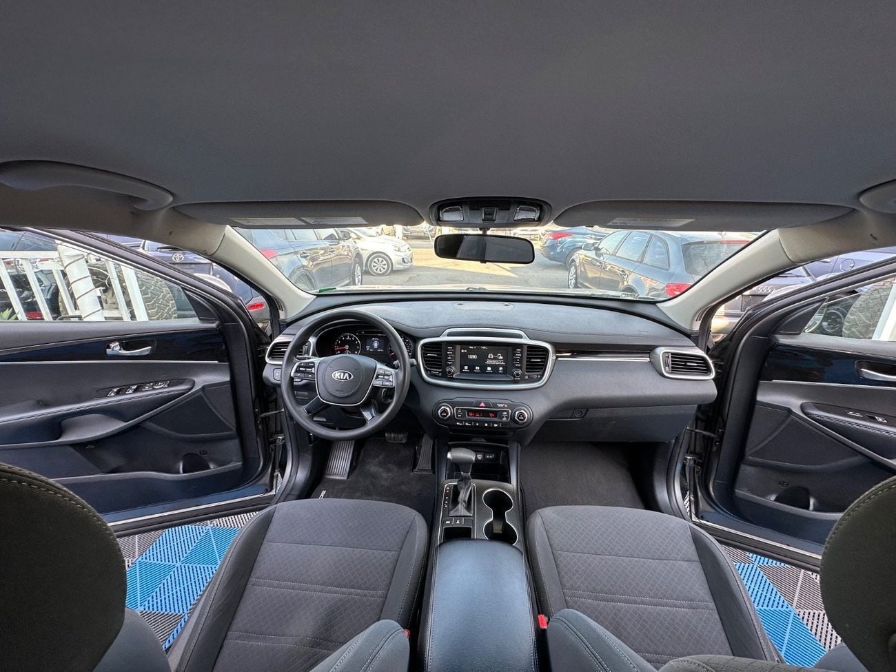 كيا سورينتو Base 3.3L AWD 7seat